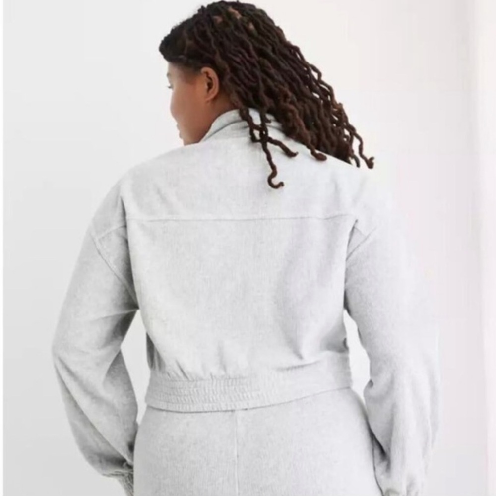 Aerie Groove On Velour Corduroy Cropped Zip Up Jacket - Picture 2 of 6
